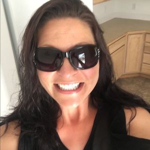 Meet your Posher, Sharon